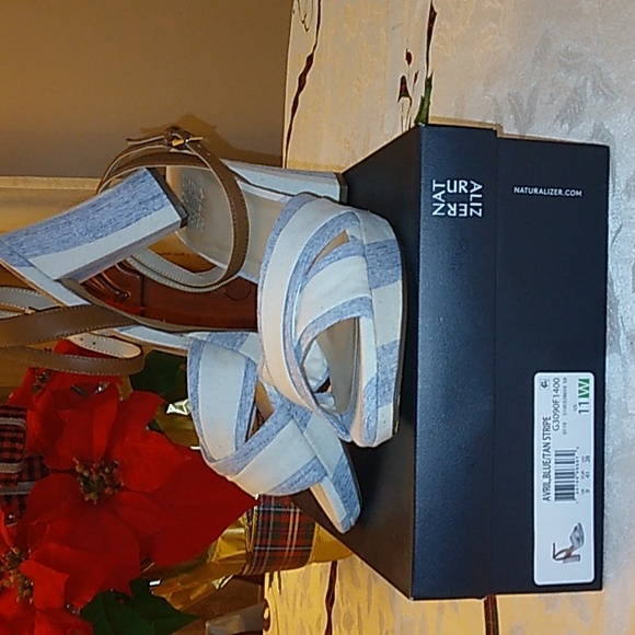 Naturalizer Sandals - Picture 1 of 11